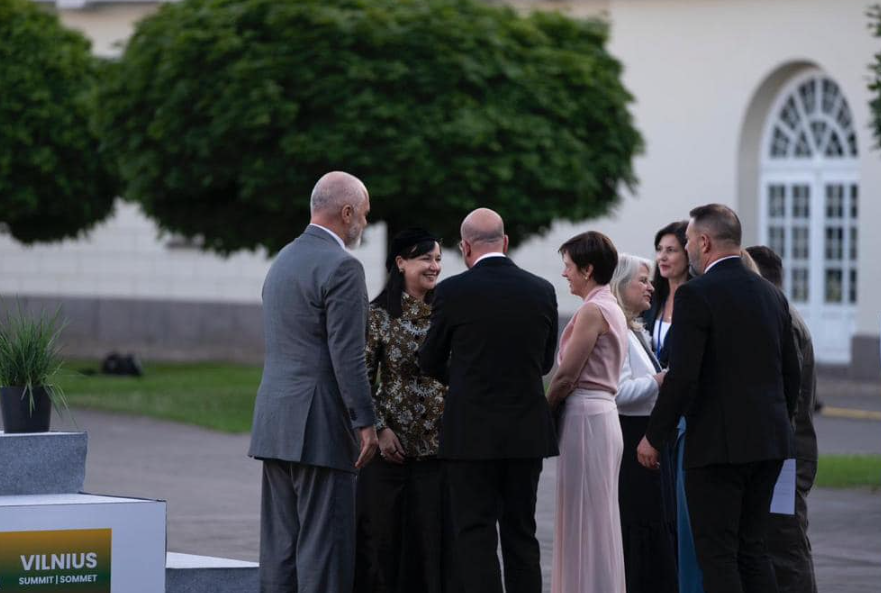 Rama poston fotot nga mbrëmja e kaluar në Pallatin Presidencial të Vilnius