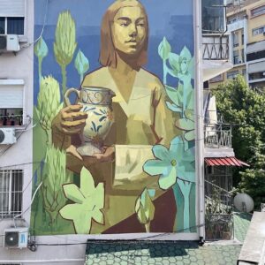 FOTOT/ Transformimi i fasadave të Tiranës: “Mural fest” kërkon më shumë artistë vendas